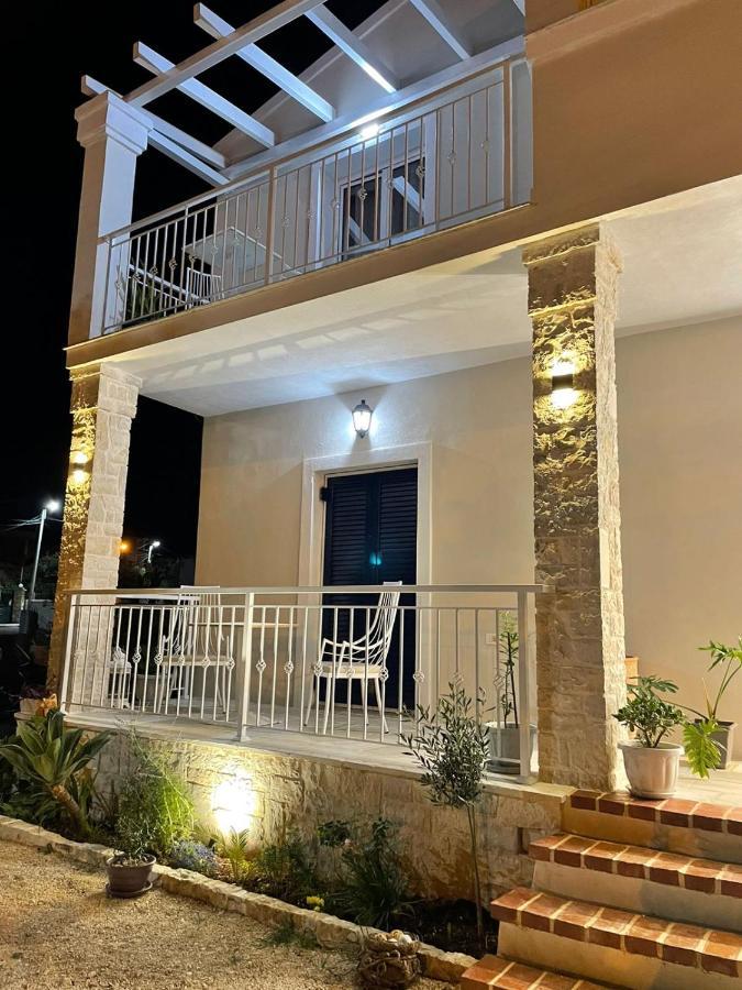 Villa Tani'S House Sarandë Esterno foto